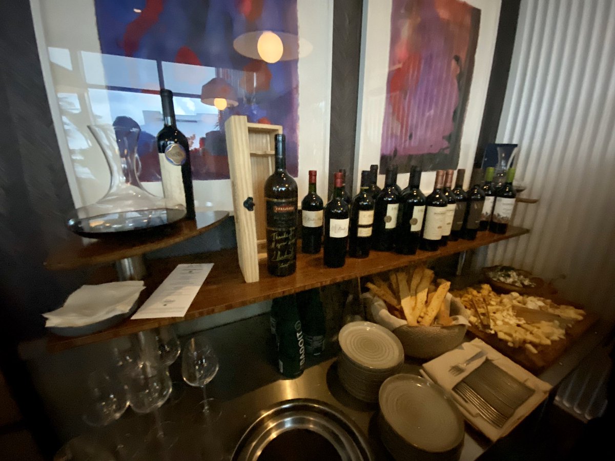 carmensluxtrvl's tweet photo. With every great meal there’s the perfect wine 🍷 to accompany it.  Enjoyed an evening of wine tasting with internationally acclaimed wine critic @JamesSuckling and @HALcruises https://t.co/e7zUi6LGSG