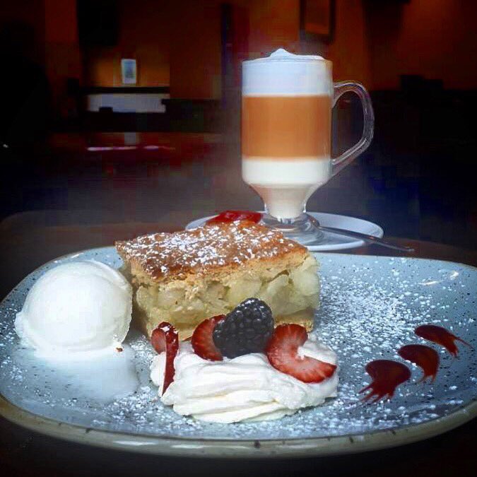 MuldowneysPub's tweet photo. Sunday Dinner and dessert and a coffee, handed to you and no washing up - you deserve a treat and a day of rest. Dinner served until 6pm every Sunday! 

#muldowneys #muldowneysrathcoole #dublinfood #dinner #sundayfunday #justoffthen7 https://t.co/RPVxdHNTtp
