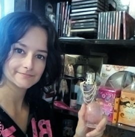 Brunaelle's tweet photo. @shakira
 An Elixir, S by Shakira, Dance the Love Rock with Diamonds in the Moonlight, the Sweet Dream #ShakiraPerfumes  
 #Elixir #S #LoveRock #DanceDiamonds #DanceMoonlight #SweetDream 😘 https://t.co/lqzLQksDhv