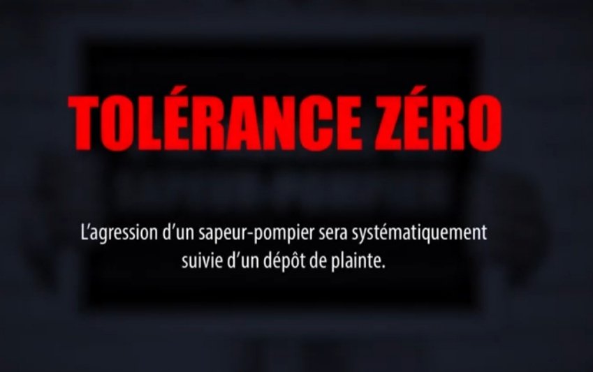SecCivileFrance's tweet photo. Encore une #agression  inadmissible de #SapeursPompiers ce matin en Ille-et-Vilaine 
Le message est clair :

L'ETAT PROTÈGE CEUX QUI RISQUENT LEUR VIE POUR SAUVER CELLE DES AUTRES 

Aucune agression caractérisée ne restera impunie ! 

#Soutien 
#touchepasamonpompier https://t.co/00pvUM0vUq