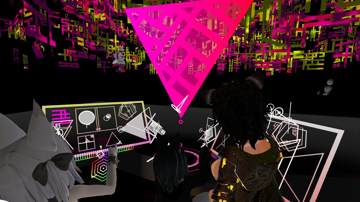 1001vrchat's tweet image. met @phi16_ and @fotfla! thank you for showing your amazing work today