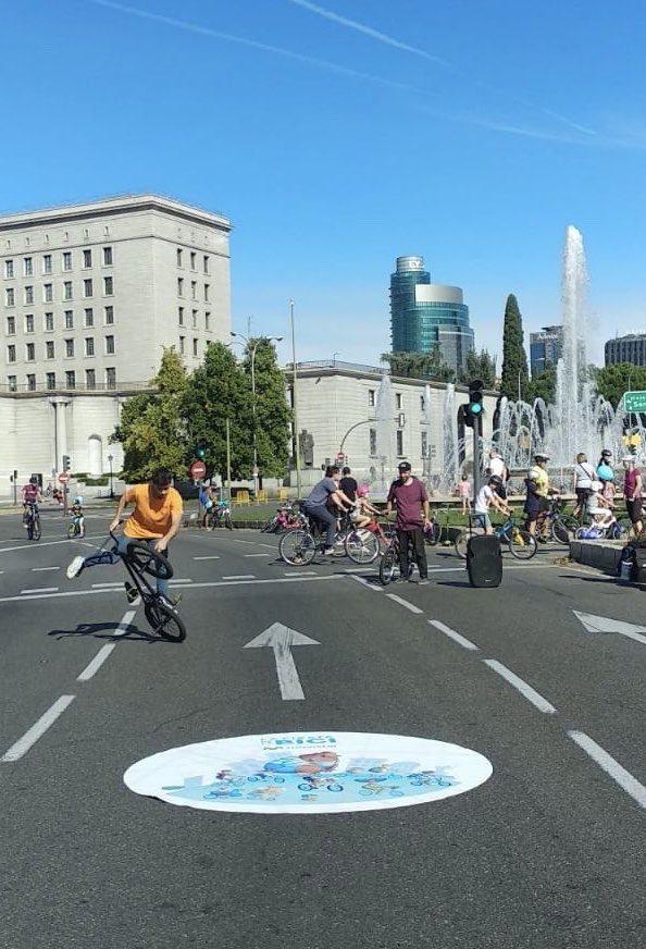 Un poco de #BMX en la #FiestaBiciMovistar