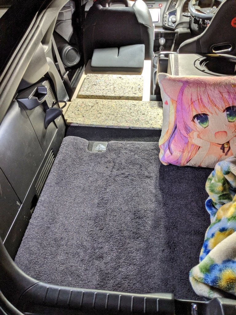 تويتر Hiroya 12 11福島視察 على تويتر 遠征増えてきたので車中泊マット自作した 木板切って ウレタンフォーム配置して 黒フェルト張って完成 奥行160cmあるからギリ直立姿勢で寝れる T Co Imnotefrn7