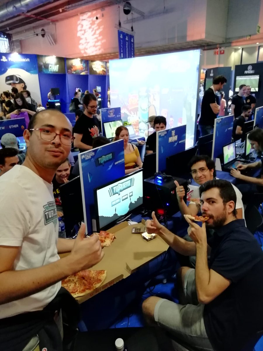 Último día de la #MadridGamesWeek y aquí sigue viniendo gente como si fuera el primer día. Nosotros seguimos en los stands de <a href="/PSTalents/">PlayStation Talents</a> y <a href="/VoxelSchool/">Voxel School</a>.

Queremos agradecer a tod@s l@s que habéis dedicado un tiempo a probar juegos en la zona #indiedev en esta gran #MGW19 🕹🎮