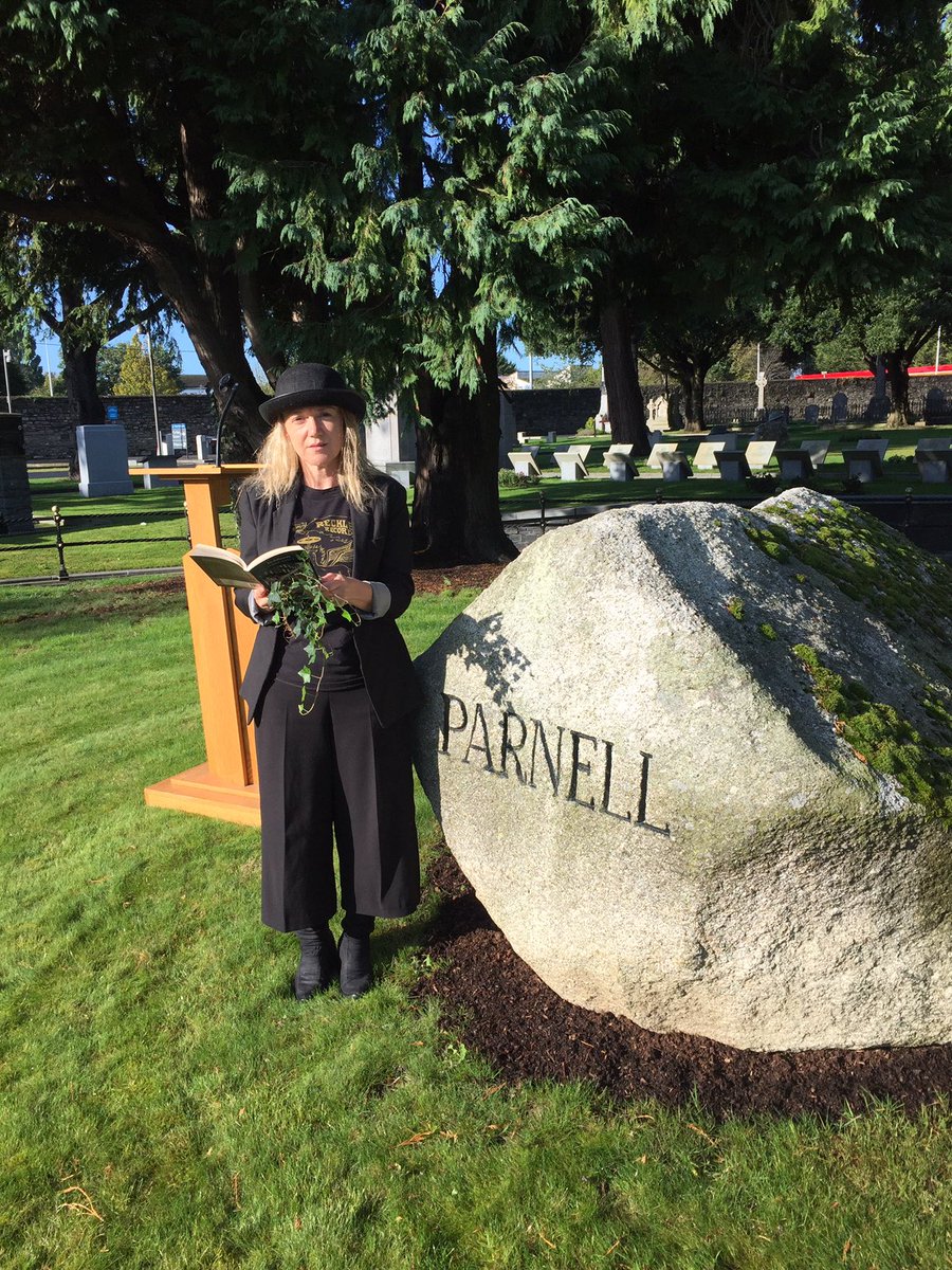 songsofjoyce's tweet photo. Me reading The Death of Parnell ⁦@glasnevinmuseum⁩. Brought some ivy from the garden... https://t.co/Mesv54xsKf