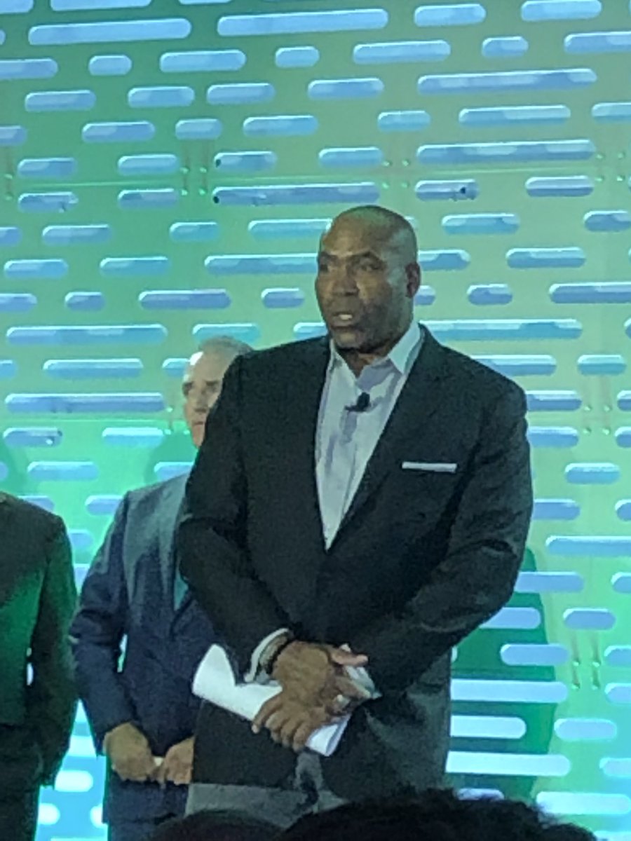 sethjoyner's tweet photo. Thank you @LifeSciencesPA CEO #ChrisMolineaux and #CitizensBank CEO #DanFitzpatrick for having me be a part of your #CSuite #VIPBreakfast and #ConferenceKickoff #BreastCancerAwareness #CureMLD #AwesomeVivianFamily #ELLA #ELI https://t.co/Tel6avKQuA