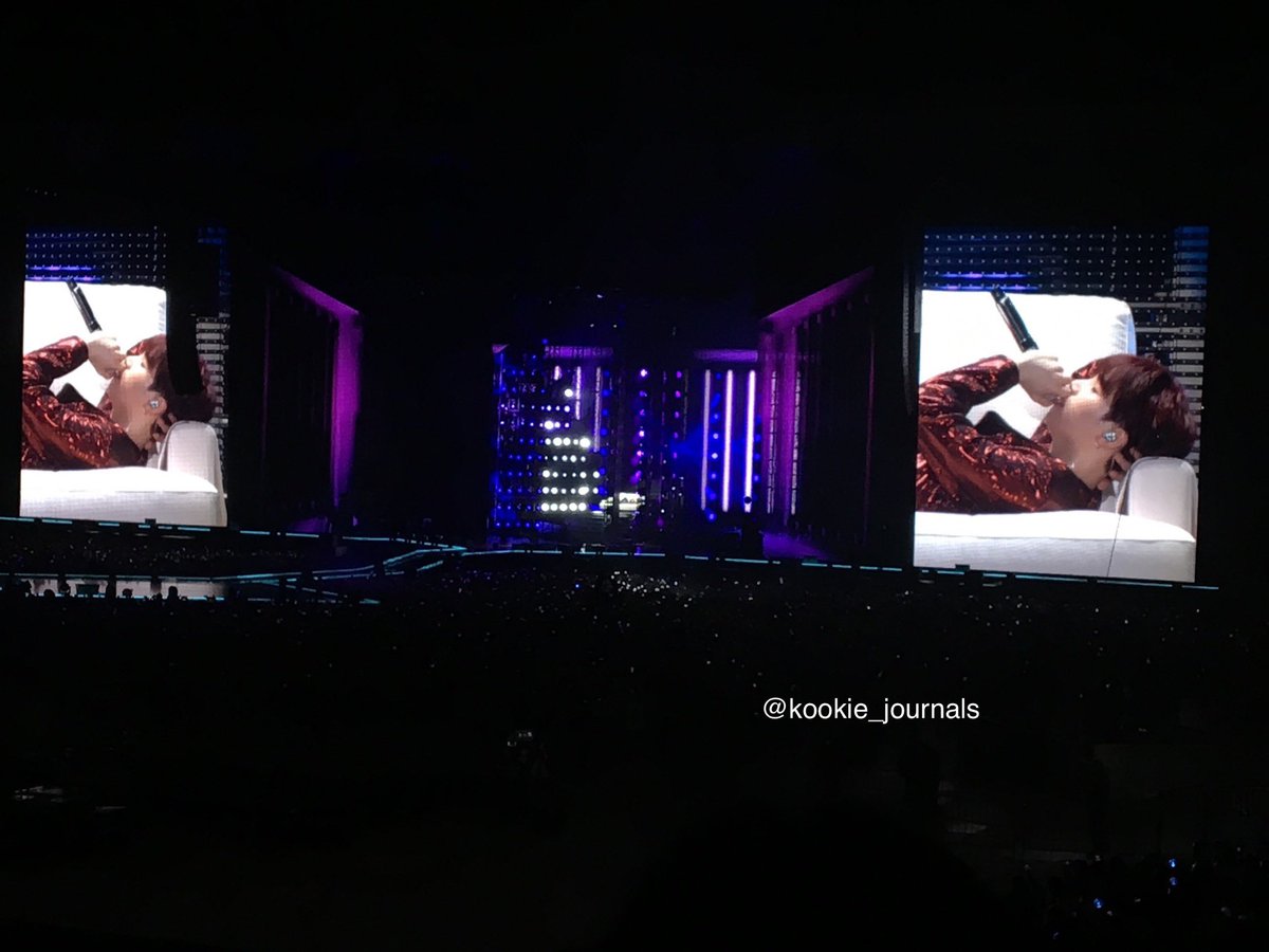 kookie_journals's tweet photo. I miss this so much OMFHFHDH citifield bbys please let’s be moots and cry together I’m really going thru it🤧 @BTS_twt #BTSCitifield #1YearSinceCitifield https://t.co/TlBG7TMlkL