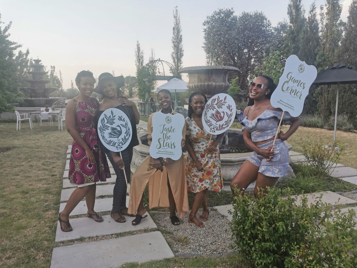 itsladyvera's tweet photo. Yesterday was the epitome of class and elegance under the sun. Made a lot of new friends while sipping on some of the best #wine and #MCC South Africa has to offer. Definitely worth a visit again next year #Steenberggardenparty #livesteenberg #DiscoverSteenberg #winesnob https://t.co/th8RsIiSnE