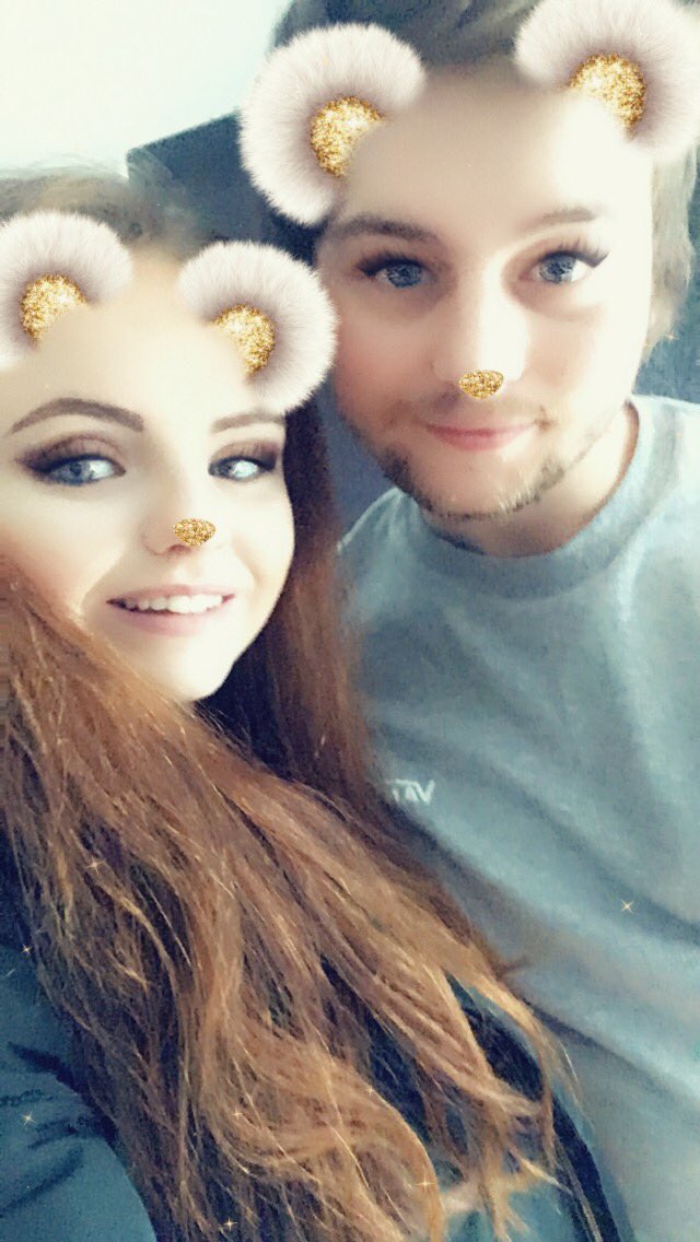 M_Hodkinson's tweet photo. My life, love you 🖤🖤 https://t.co/l28H61DnEL
