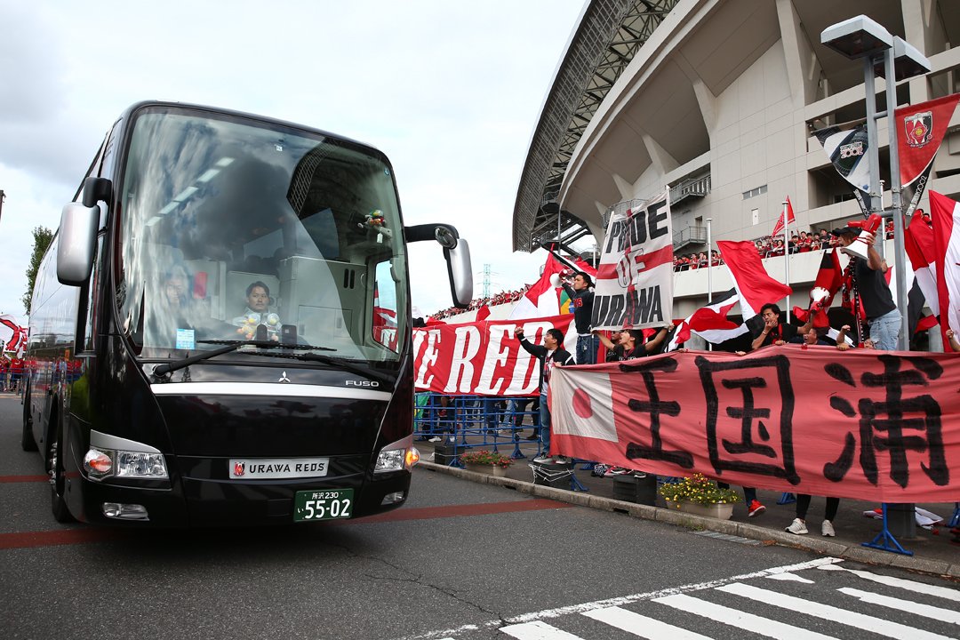 浦和レッズオフィシャル 選手バスが到着 本日10 6 日 明治安田生命j1リーグ 第28節 清水エスパルス戦 17 04キックオフ 埼玉スタジアム 試合情報 T Co Luggvox5bu 試合速報はサイトメンバーズで T Co 990wl3uqiv Urawareds 浦和