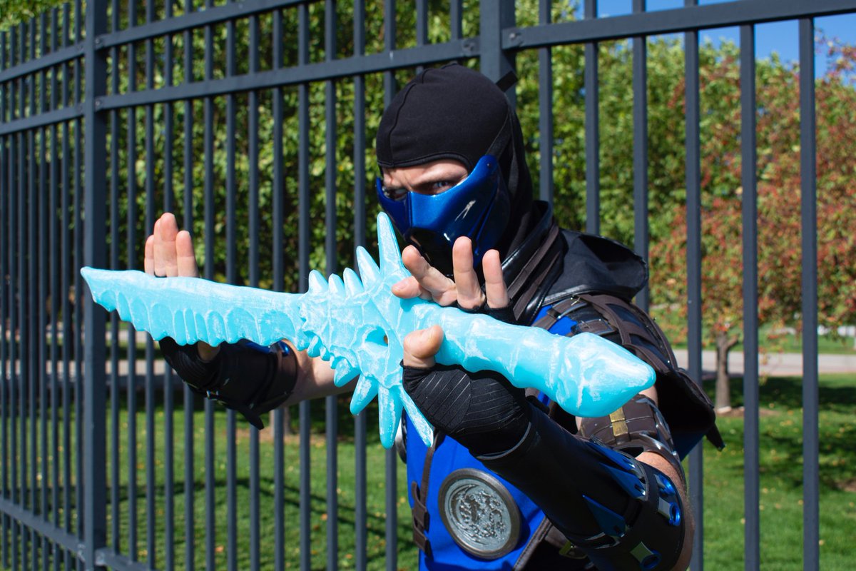 KCCKGraphics's tweet photo. One very cool #cosplayer 😎
So proud of my friend for taking second place at #vincon! https://t.co/tVea7y7hxb