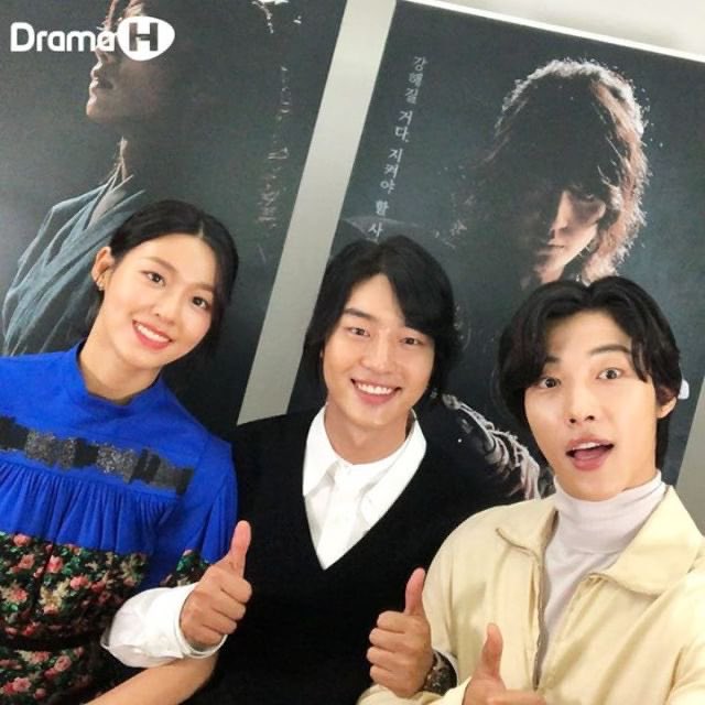 드라마 H 인스타그램 #신작셀카 ☞10월6일 일요일 밤11시 #드라마H 에서 첫방! https://instagram.com/p/B3RBPjQBeGT/?igshid=1ulot8p7r8zbp… #나의나라 #드라마맛집...