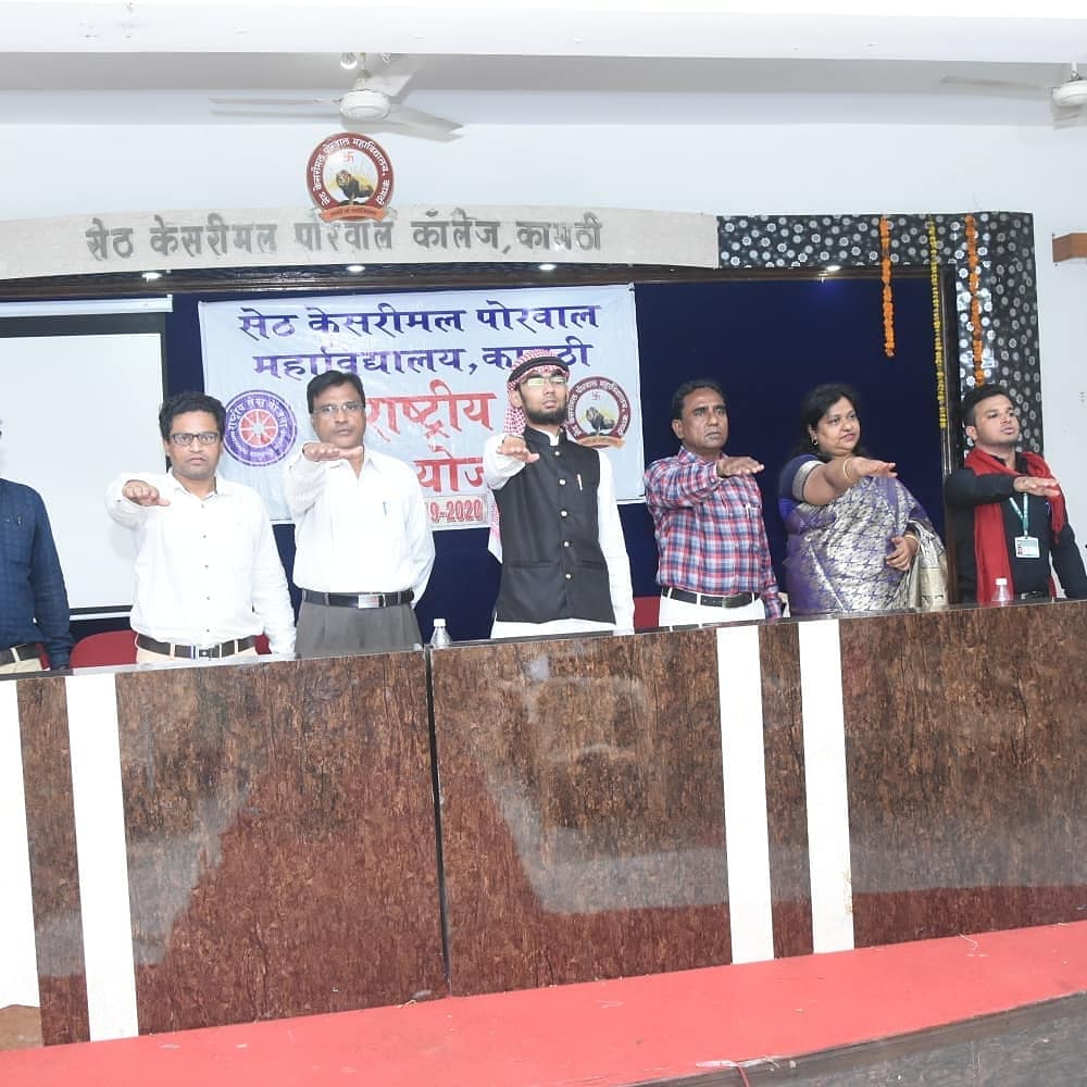 MrudulShende's tweet photo. @pleg4life  pledge for tobacco awareness at seth kesarimal porwal college, kamptee https://t.co/pqMkZgt926