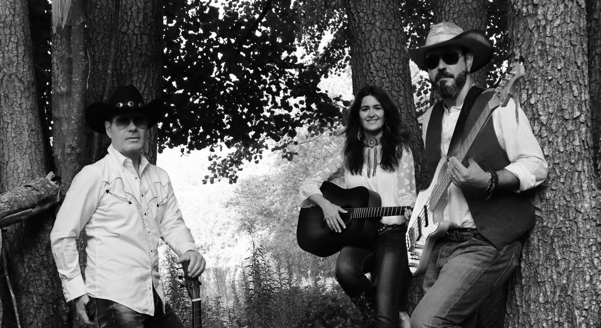 larosanegraysil's tweet photo. Una de las cosas más bonitas que tiene la música es que a veces surge donde menos te lo esperas. #SweetCountry #Inspiration https://t.co/0hsHsS45CP