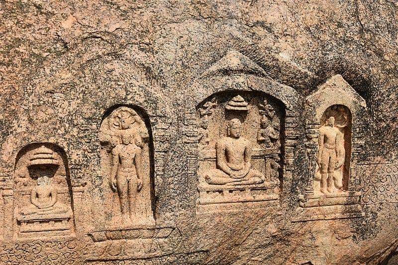 Samanar Caves. Madurai.Located 11 kilometers from MaduraiIt was here that hundreds of Jain monks undertook ‘sallekena’ or ‘fast unto death’. The incident is mentioned in 2000-year-old Tamil-Brahmi inscriptions and Vatteluttu writings which were recovered by Archaeologists.