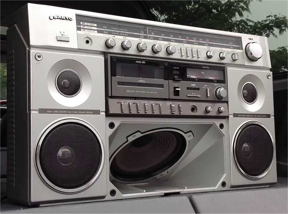 Almost that time again... Get #funky with <a href="/1053zackfm/">Zack FM</a>
as I host another 3 hours of Sunday Grooves show from 10am (UK time) #80s #Funk #soul #groove Listen on FM 105.3 in West Suffolk, South Norfolk and East Cambs - DAB+ Cambridge and Norwich and online! Tune in and turn it up!