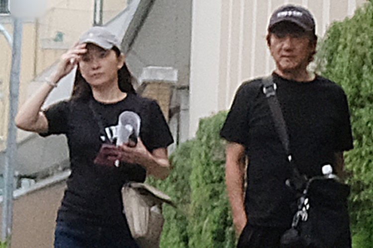 Uzivatel 芸能人の噂好き広場 Na Twitteru 篠原涼子 井川遥 有名小学校運動会でのそれぞれのスタイル 篠原涼子 井川遥 有名小学校運動会でのそれぞれのスタ 雲ひとつない青空が広がり 心地よい風が頬を撫でる 秋晴れとなった9月下旬 芸能人の子 T Co