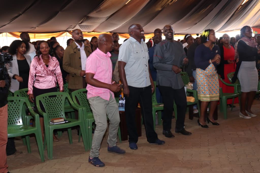 tcruiru's tweet photo. We are here for you lord. Come and do what you do.
#WeNeedaMove
We welcoming you all to our Tunavuka Service
#Tunavuka
#TCRuiru
#GrowingDeep
#ReachingWide https://t.co/vV0BFYEZlM