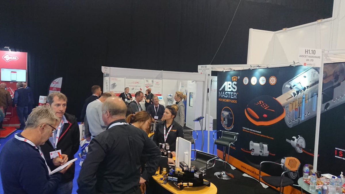 avocetabs's tweet image. And on to the last day of the ⁦@MLAExpo⁩ It’ll be brilliant if it’s as busy as the last two days!!! #LocksWithHeart #AbsMasterSeries