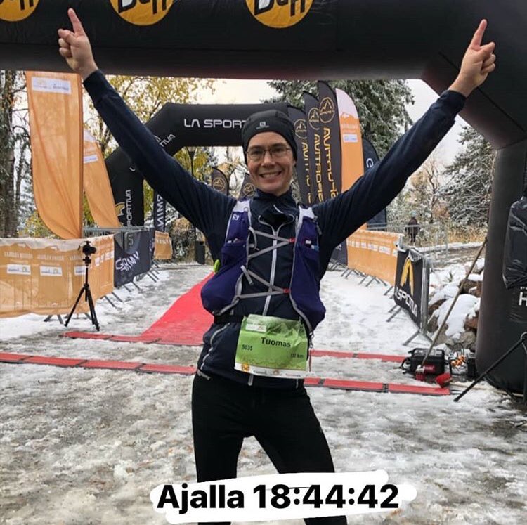 RastiJyry's tweet photo. Rasti-Jyryä suunnistuksessa edustava @tmaisala voitti eilen @VaarojenMara 130km ultramatkan ja samalla #UTTF kokonaiskisan. Isot onnittelut Tuomakselle! 💪🏻👍🏻 📷: @VaarojenMara #polkujuoksu #trailrunning #ultrattrailrunning https://t.co/HKHWtSRgIZ