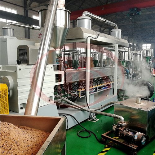 tongsanmachine's tweet image. WPC extrusion machine adopts double step productio process to make wpc products by plastic wastage and wood #wpcExtrusionMachine #woodPlasticMachine #machineRecyclingWastage #wpcMachne #machineForMakeWpcProducts