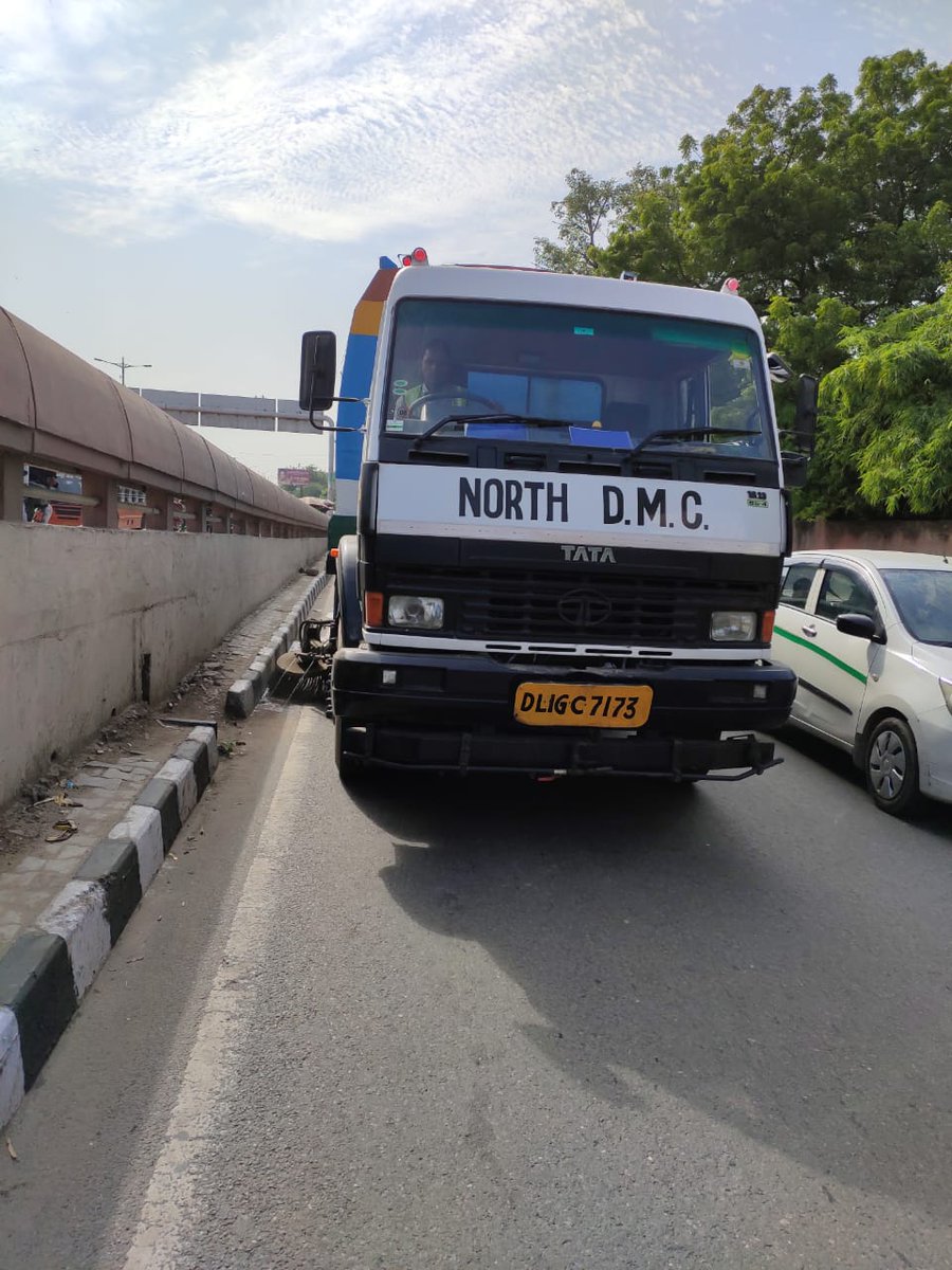 NorthDMCSwachh's tweet photo. Fight against dust and pollution continues, let us make Delhi air better and better.#pollutionfree #antipollution #cleandelhi #NorthDMC #CurbAirPollution https://t.co/ZJs89tV9yI
