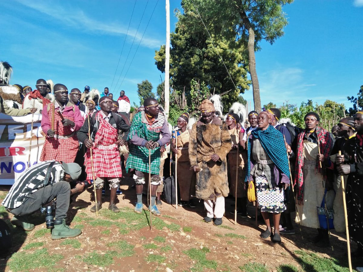 MianoJN's tweet photo. The #Sengwer #Walk4JusticeKE kicked off at 5.21 am with a beautiful traditional prayer, followed by song and dance. It felt like flagging off a battalion of soldiers to war. The Sengwer have indicated this is a historic moment. Let's all help them write their history powerfully! https://t.co/R3QLBxGQZI