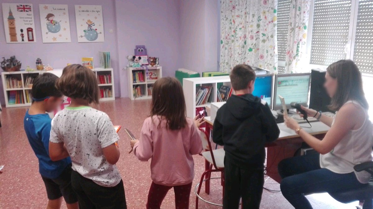 cpdanielvazque1's tweet photo. Plan de Biblioteca y #FomentoLectura en el @cpdanielvazque1 #CeipDanielVázquezDíaz.Viernes primer día de préstamo de libros #AbisWeb.Seguirán animaciones lectoras y muchas sorpresas más 🧚‍♀️🧚‍♂️📖🙋‍♂️🙋🏼‍♀️ para #AprenderyDisfrutar #LearnEnjoy @starpy @innovacion_edu  #micolemola @mejoraep https://t.co/iLoPp8fuE1