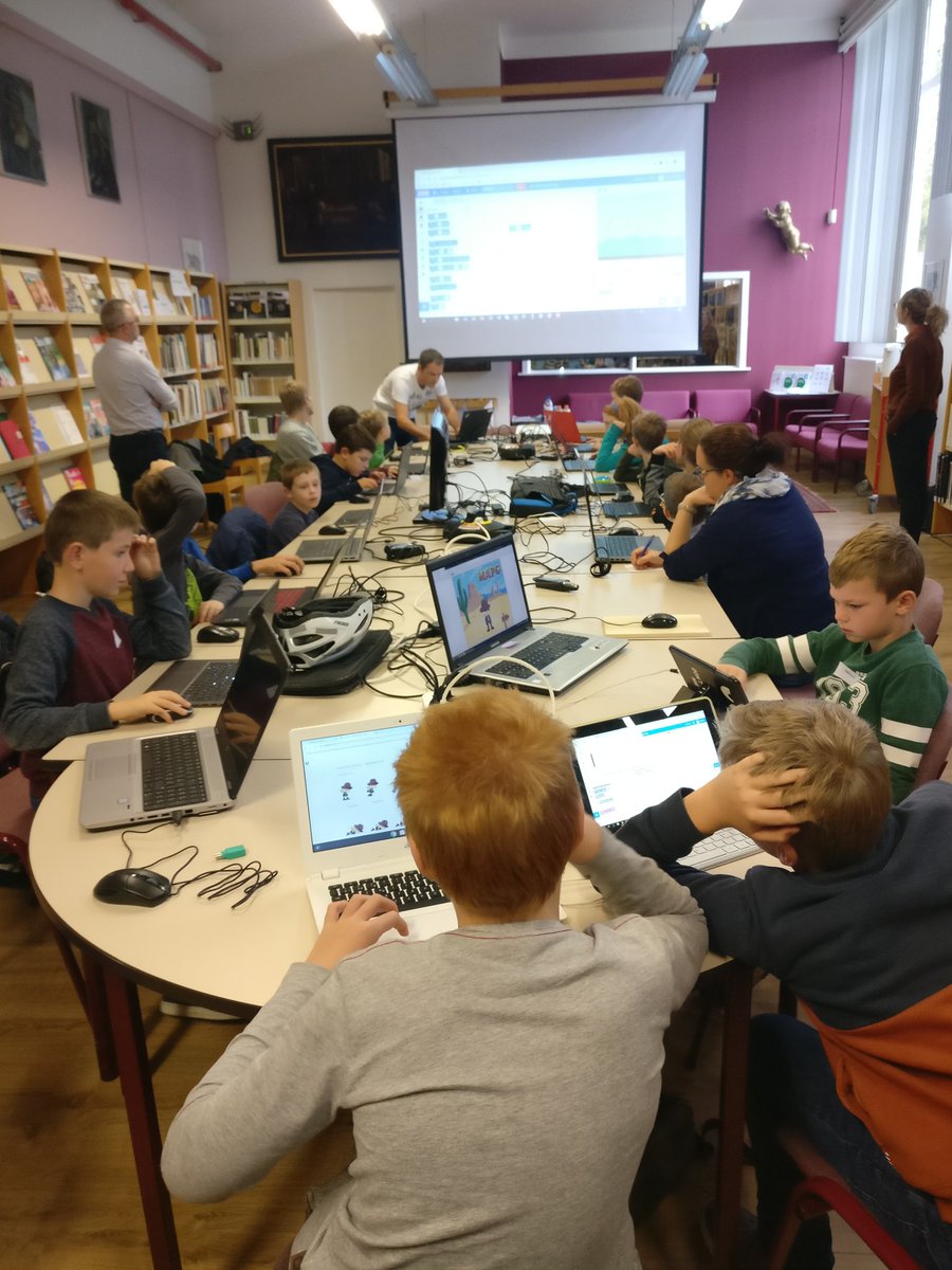 CoderDojoDiest's tweet photo. En we zijn er aan begonnen 
#coderdojo 
#Scratch #microbit https://t.co/4bNdgpqB7o