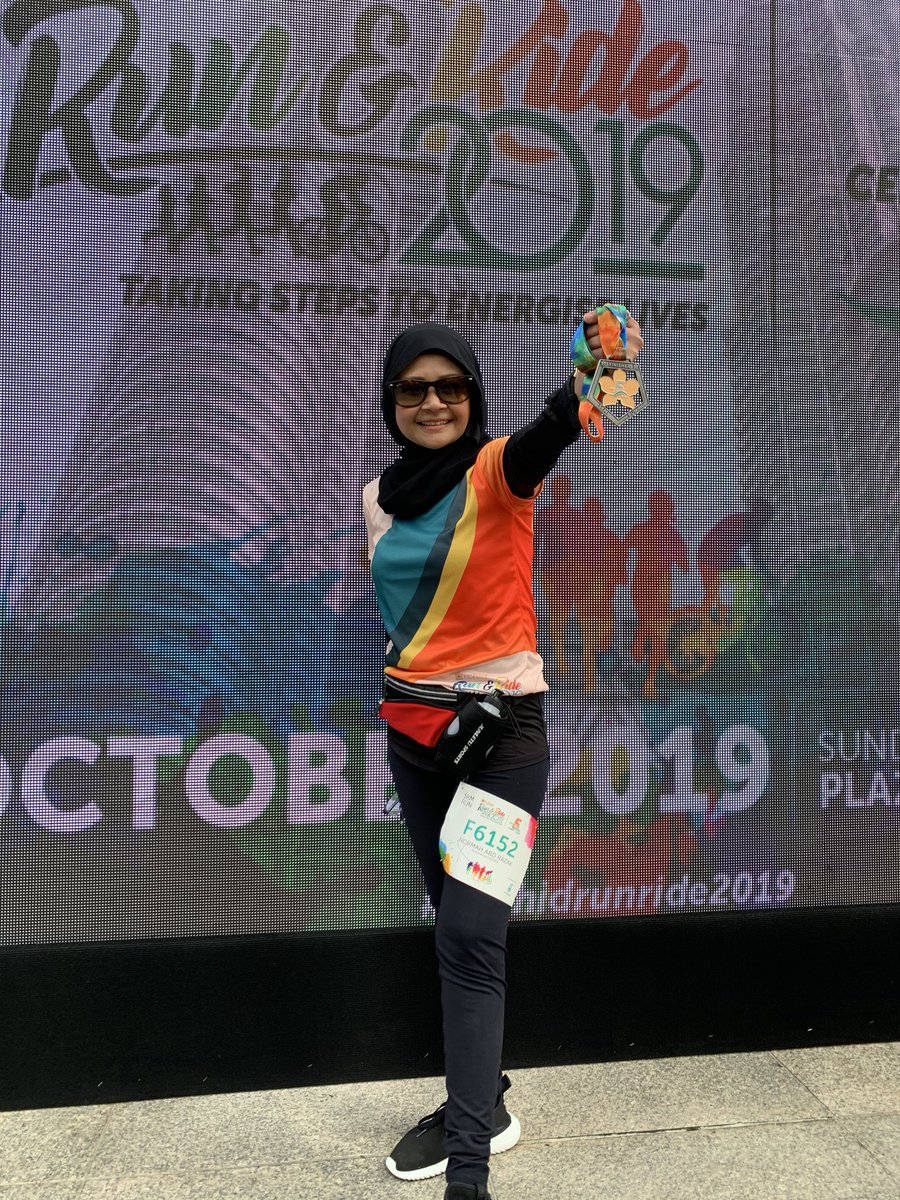 NormaattheN's tweet photo. Taking the steps to Energise Lives 🏃🏻‍♀️👟🏅😉💪🏻 #orchidrunride2019 #runningmotivation #runforhealthy #healthylifestyle #colourupyourlife  #BrighterMoments #livehealthierlives #runformyself #runforhealth #runforlife #nikeflex #fitforlife #womenfitness #challengemyself  #runningwoman https://t.co/DIGcEwTQFS