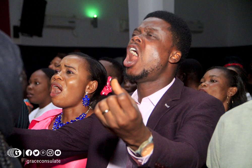 GraceConsulate's tweet photo. 🎵#NOWMINISTERING #ELGRACE
I just want to be more like you
I surrender all make me more like you
You make all things knew
Your love pure and true nothing else will do
I'm in love with you by @TyeTribbett
🎵
#SundayService #worship #praise #graceconsulate https://t.co/EVqTRQATzg