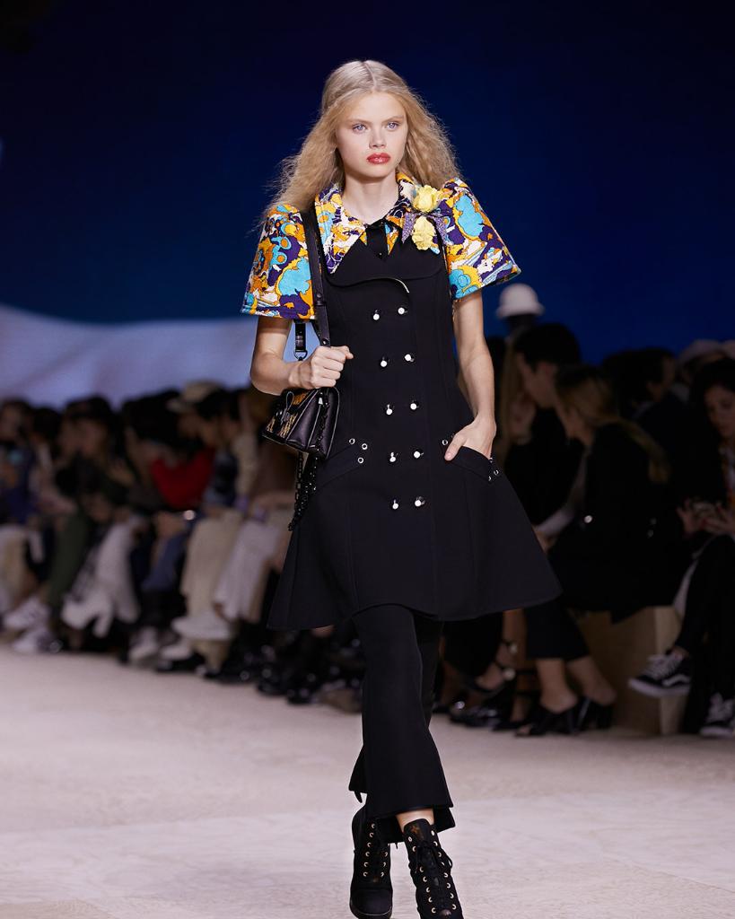 Louis Vuitton Japan En Twitter フレアなシルエットが織りなす優美なスタイル 春夏ウィメンズ ファッションショーより 注目のルックは T Co Gg4xdhzwit から Lvss By Twnghesquiere