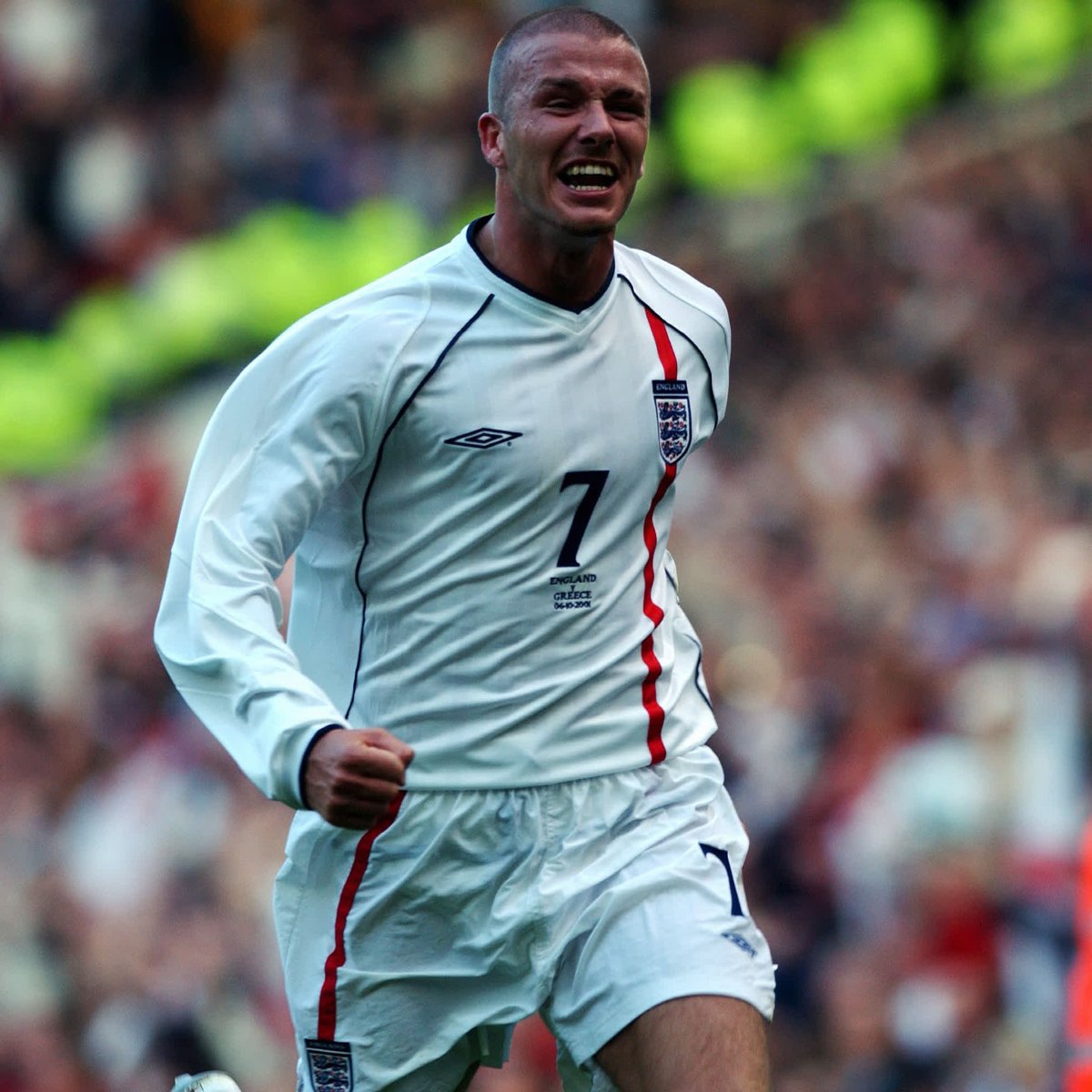 Iconic. 🙌 #OnThisDay in 2001: David Beckham's moment of magic