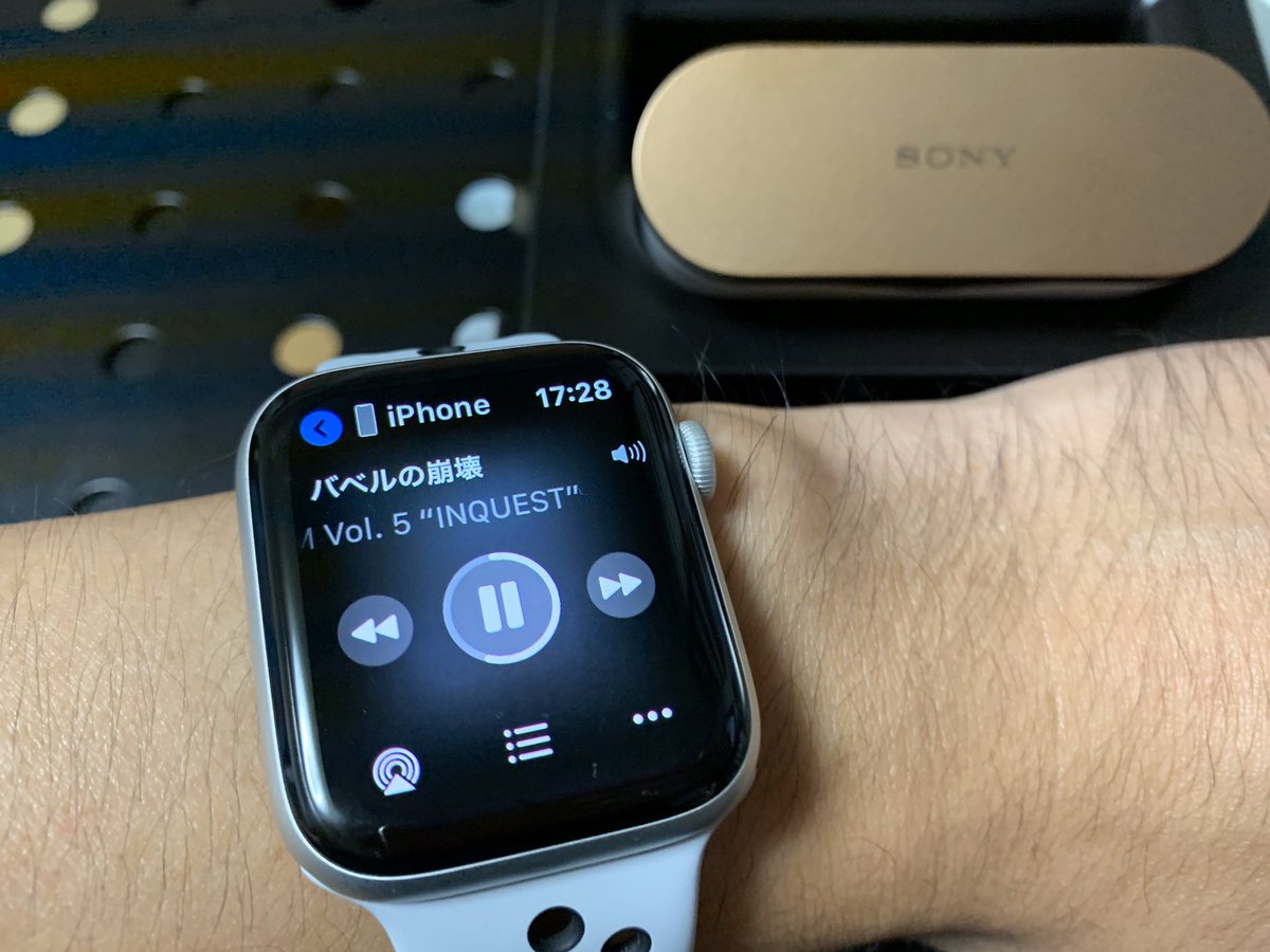 Daisuke Kokabu Wf 1000xm3 好きな音してる これはいい買い物だったかも Iosとペア リングならapplewatchから再生 音量コントロールできた 早送りはiphone側のロック画面からやる感じ あとは電車乗ってどうか