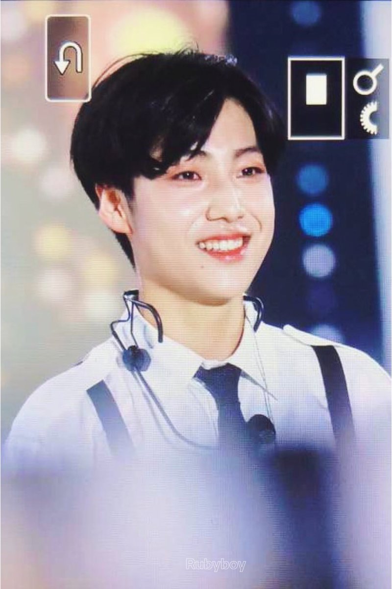 ruby_boy1026's tweet image. 191006 SMUF 프리뷰 

깅상...🥺

#이은상 #LEEEUNSANG #X1