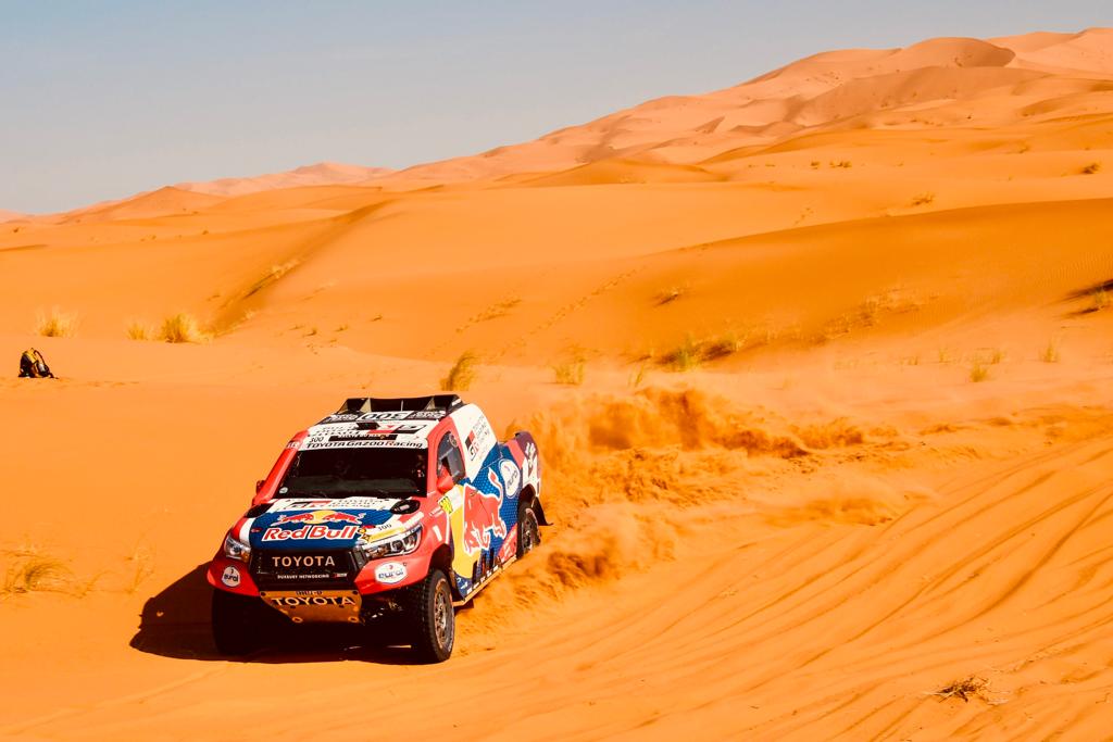 MarocRallye's tweet photo. 🏁 FINISH STAGE 2 – CARS F.I.A. 🏁
1. @AlAttiyahN 📸
2. @s_peterhansel +12'32''
3. @TheRealGiniel +13'55
4. @CSainz_oficial +15'54''
5. @b_tenbrinke +18'06''
📸 DPPI / Frédéric Le Floc'h
#BFGTires #TeamUpWithBFG @BFGoodrichTires
#RallyeduMaroc #MarocTelecom #Afriquia https://t.co/lYbMGRqvEI