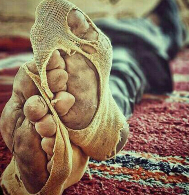 BehdadBahavar's tweet photo. برای انسانی که 
گرسنه است،

از معنویت سخن گفتن 
و از کمال ارزش های اخلاقی
دم زدن" فریب و فاجعه" است https://t.co/8dGh8ZRE6Y