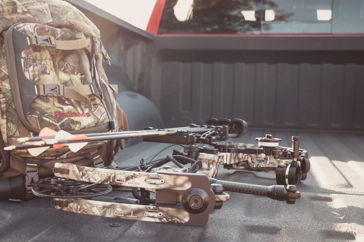iBowhuntUS's tweet photo. Anyone carry a @BadlandsPacks backpack into the woods? Just got this camera day backpack, and am pretty impressed with it. Fits all the camera gear along with the rest of the gear I carry to the stand.
.
.
.
.
.
.
.
.
.
#iBowhunt #Bowhunting #mathews #archery #hunting #deer https://t.co/2rpkWXJeHW