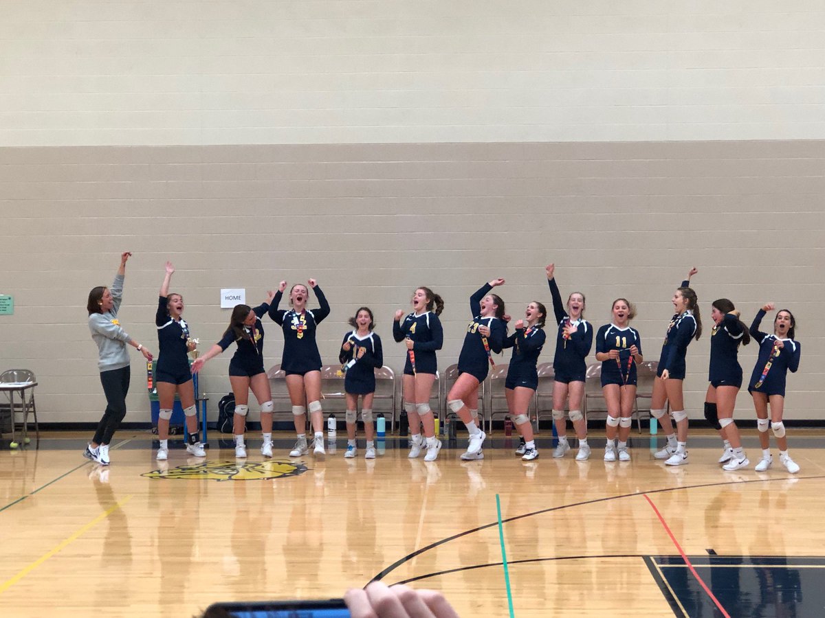 Jay_Dee03's tweet photo. Woke up as CHAMPIONS this morning!!! The pure excitement on each of their faces makes it all worth it!!! So happy they got their storybook ending!!!ππππͺπΌπ₯π #OFVB #TheBulldogWay #bulldogvolleyball #homegrown #proudcoach https://t.co/jQG5YhhoWq