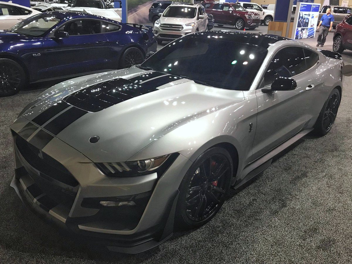 MemphisAutoShow's tweet photo. Today is the last day of this year's #MemphisAutoShow! 

#Ford #Mustang #Shelby https://t.co/5bthiQSu6z