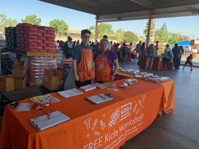 Services event combined with kids clinic! Over 400 children attended! Venders got some great leads!@DesireThorpe @karenabrahamHRD <a href="/HomeDepot6650/">KMB@6650</a> <a href="/Sasm6650/">Michelle Batres</a> <a href="/DennisTaylorHD/">Dennis Taylor HD</a> <a href="/JabarrBean/">Jabarr Bean</a>