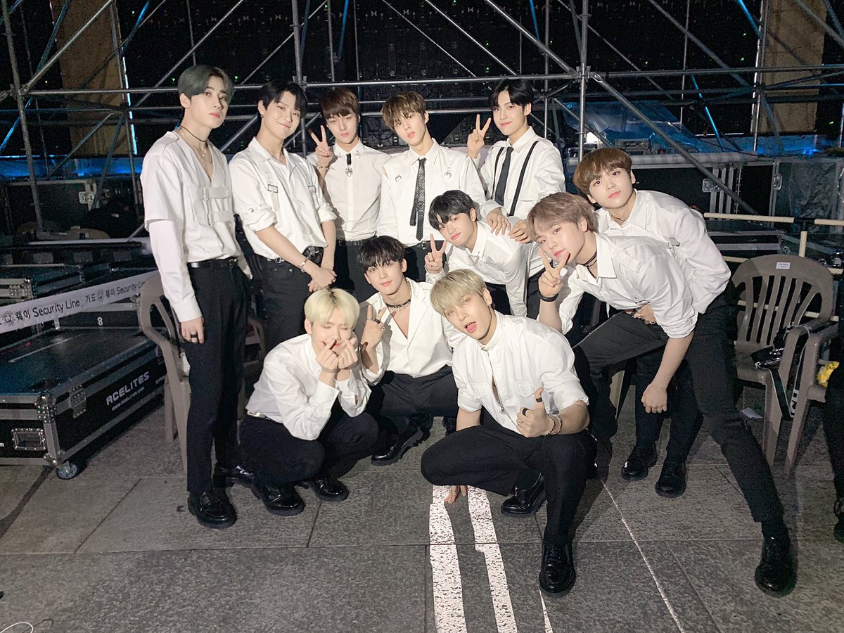 VitaMinhee_TH's tweet image. [TRANS] #X1NOTE

ในพิธีปิดของ Seoul Music Festival สำคัญมากขึ้นเพราะได้อยู่กับวอนอิท! หวังว่าจะเป็นสุดสัปดาห์ที่มีความสุขมากขึ้นไปอีกเพราะได้อยู่ด้วยกันนะครับ ระวังเป็นหวัดเพราะอากาศเปลี่ยนแปลงกันด้วยนะครับ 

#X1 #강민희 #คังมินฮี #KANGMINHEE  #엑스원 #VITAMINHEE_TH