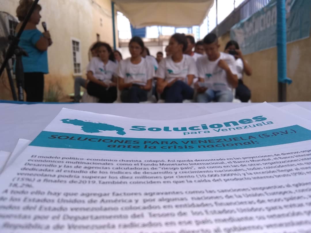 SPVSoluciones's tweet photo. La juventud del #Zulia realizó el primer Encuentro Juvenil Regional con el compromiso de acentuar la participación juvenil en las urgentes tareas para la reconstrucción nacional #ValorYPalante! #EstoTieneSolución #6Oct https://t.co/Zjii15yFHk