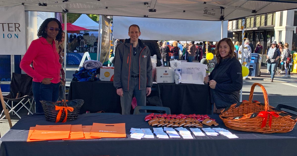 bendfallfest's tweet image. What a beautiful fall day #inBend 🍁🌞Join us for the final day of the 2019 First Interstate Bank Bend Fall Festival in downtown Bend, from 11am-5pm! SUNDAY SCHEDULE: bit.ly/2nF9PsX