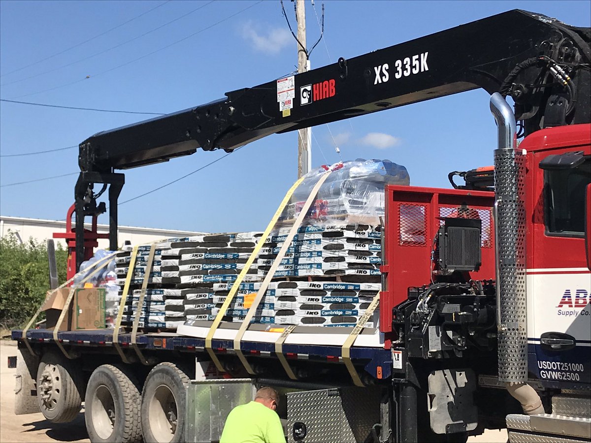 melvyn_scofield's tweet photo. Had a great #DynastyDemoDay at #ABC Des Moines - IA yesterday!!! Lots of participation from #roofingcontractor
&amp; #roofers Winter is upon us and extreme weather calls for armourzone! 

#IKO #IKODynasty #DynastyDemo #construction #roofing #contractors https://t.co/8Sw2Tfwnbo