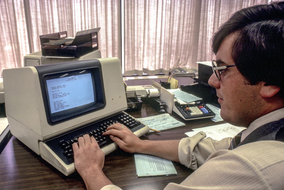 BPLBoston's tweet image. October is #NationalComputerLearningMonth! Celebrate with a Computers for Beginners class - they're designed for folks with little to no computer experience. The schedule's here: bit.ly/2LKakeK. Explore all our computer/tech classes: bit.ly/30V8ltw. #techtuesday