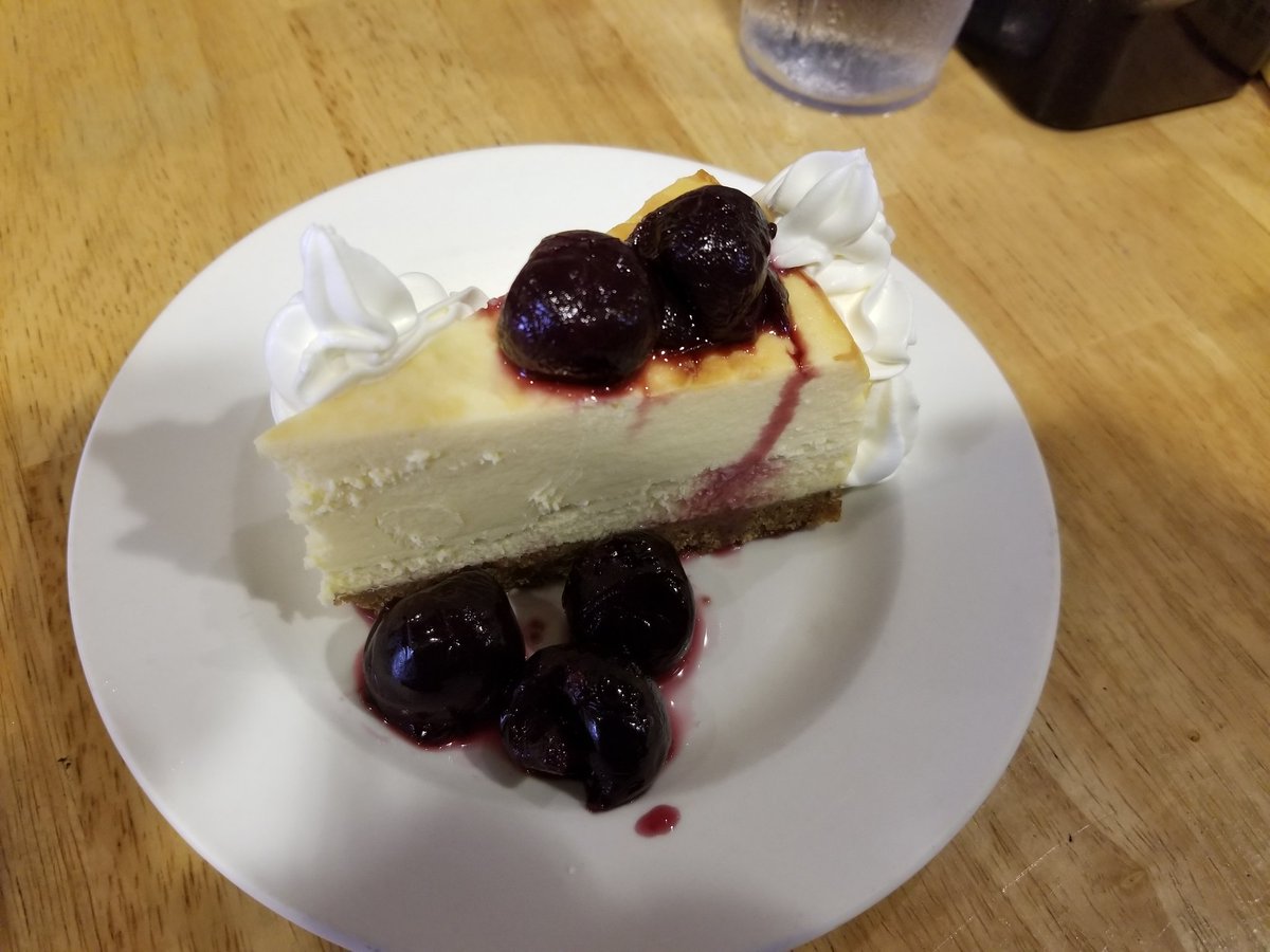 Parena363 Twitter પર 食後のデザートに以前食べた ヨコスカチェリーチーズケーキ を嫁ちゃんのリクエストで注文しました 他では食べれないぐらい濃厚で美味しかったです ご馳走さまです 横須賀tsunami ニューヨークチェリーチーズケーキ T Co