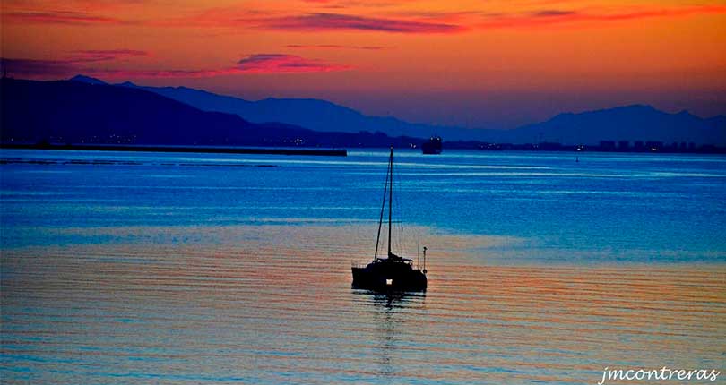 #Algeciras, mi Algeciras. Soñada

por pintores, poetas y escritores.

Querida por emires y reyes. Cuna

de artistas. Algeciras marinera,

hospitalaria, alegre y solidaria,

con una belleza natural poco valorada, pero que siempre, deja....

elijocasa.es/oda-a-algecira…