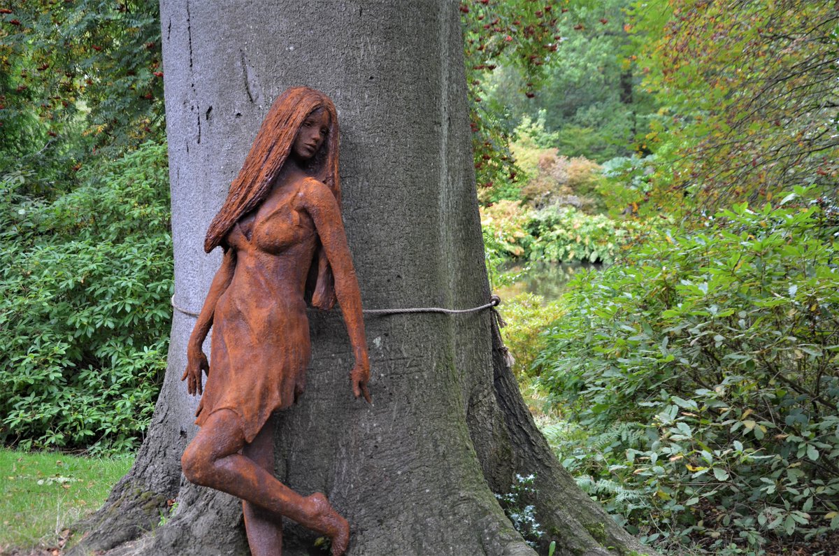 TheRealStavioni's tweet photo. Spent yesterday afternoon amongst the sculptures at #SavillGarden. #SurreySculptureSociety #JonathanHateley #Sculpture #Art @WindsorGtPark https://t.co/3hP2FfjWcU