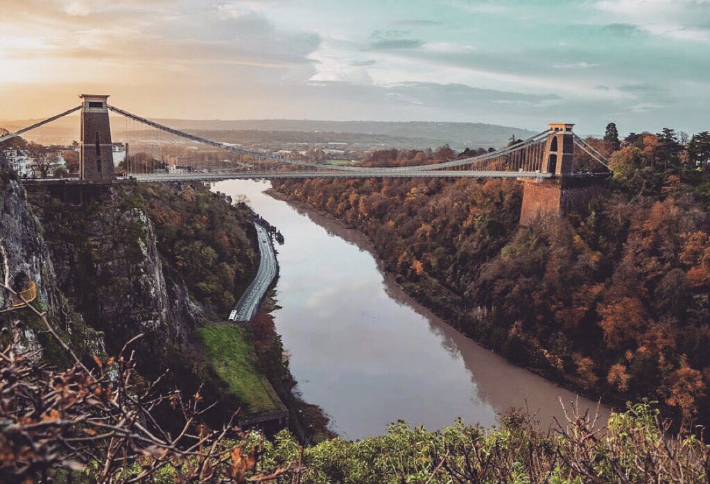 TheBristolNomad's tweet photo. Autumn Sunrise is the best 🍂 🌄 #Bristol #StormHour #ThePhotoHour @EarthandClouds @HarmonyMindBody @CliftonHotels @brunelsbridge @VisitBristol @Bristol_People @BristolLifeMag @BristolLocalTV @bristol247 @BristolLive @bbcrb #Autumn https://t.co/s0TMAet5ZY